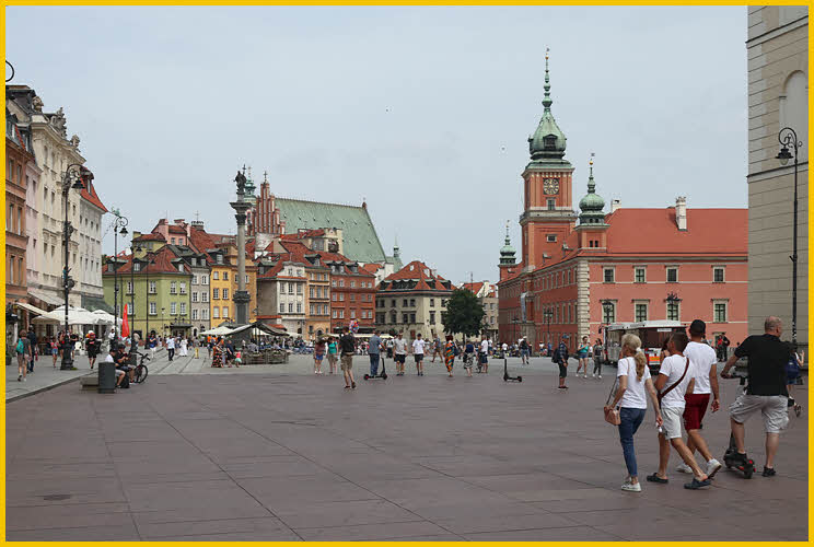 Castle Square, Old Town